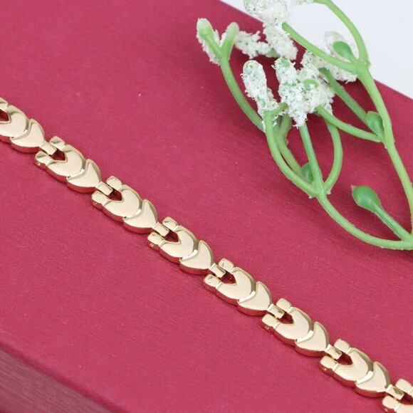 "Elegant Rose Gold Heart-Link Bracelet in Glossy Polished Finish, XPBL1091 - Picture 1 of 12